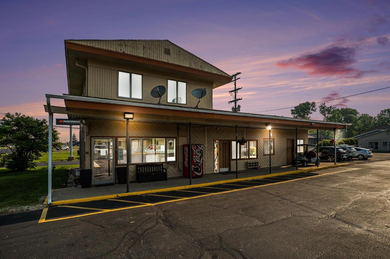 Great Lakes Inn & Suites South Haven Extérieur photo