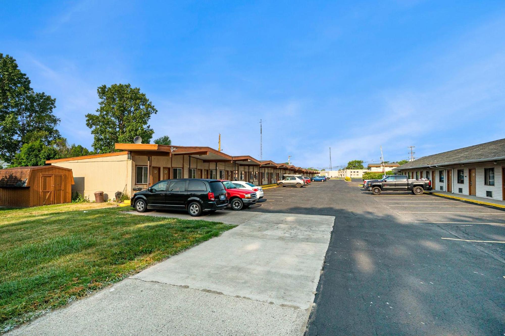 Great Lakes Inn & Suites South Haven Extérieur photo